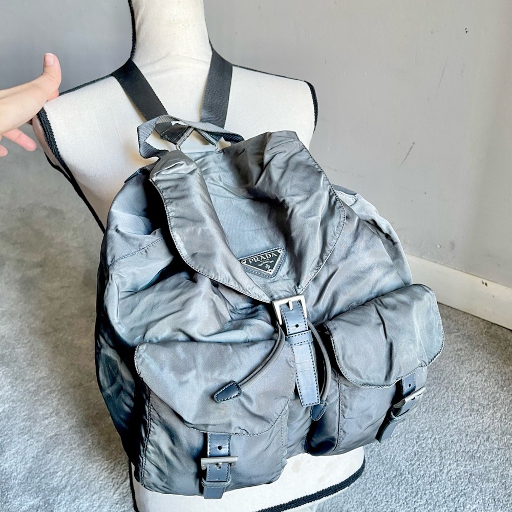 Authentic vintage Prada nylon back pack (KkLV02)